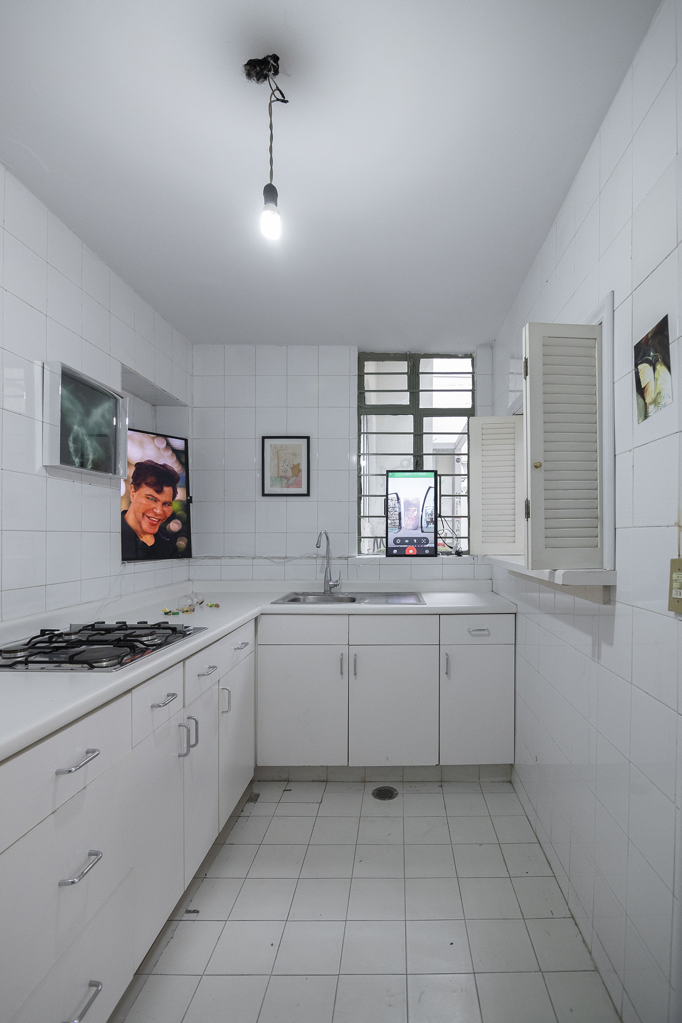 2022 02 Intelleaks, NASL, Mexico City — Installation View Kitchen 02 — Jeronim Horvat